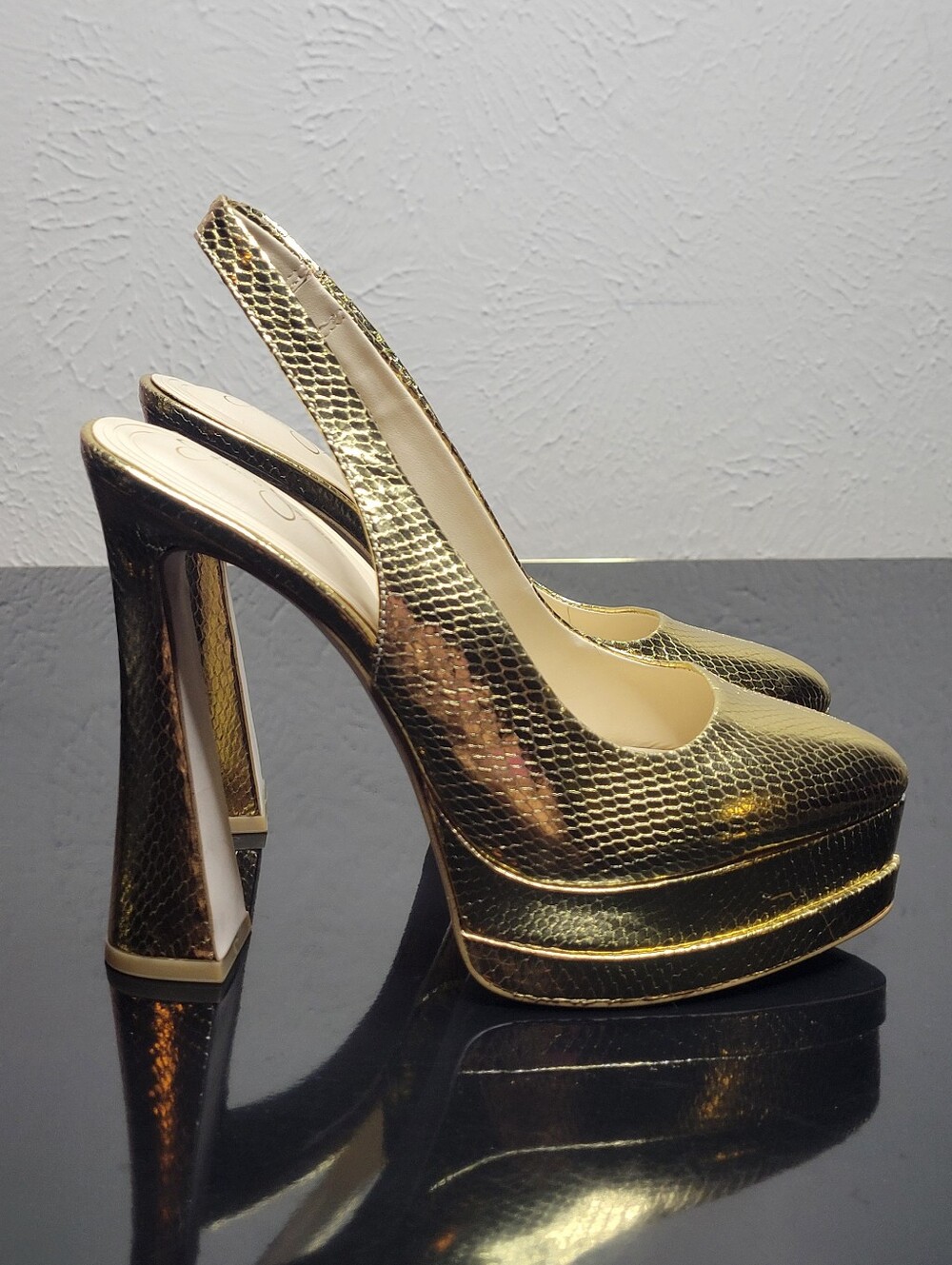 Jessica Simpson Gold Metallic Snakeskin Platform Slingback Heels - Size 7